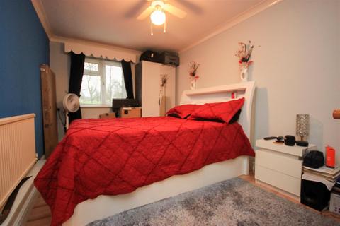 1 bedroom flat for sale, Nest Farm Crescent, Wellingborough NN8