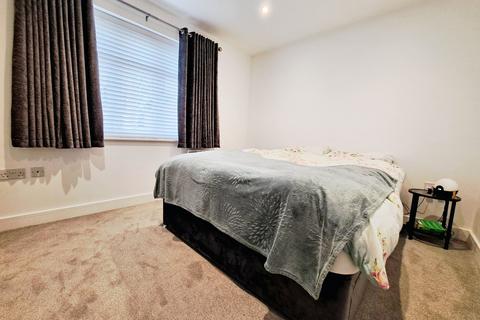 3 bedroom flat for sale, Cedarwood Close, Manchester, Greater Manchester, M22