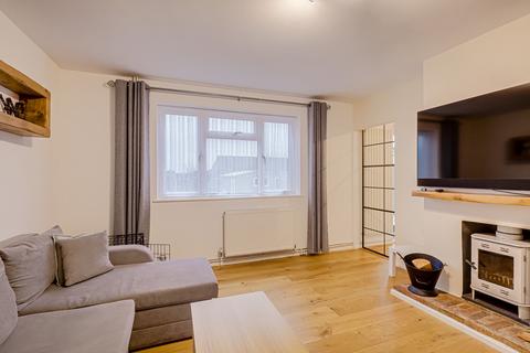 232 Blenheim Chase, Leigh-on-sea, SS9 3HQ