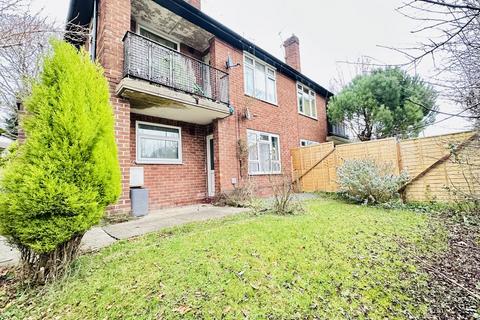 1 bedroom flat for sale, Larkhill Road, Leeds LS8