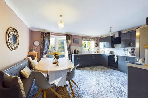 4 bedroom detached house for sale, Ruyton Xi Towns, Shrewsbury