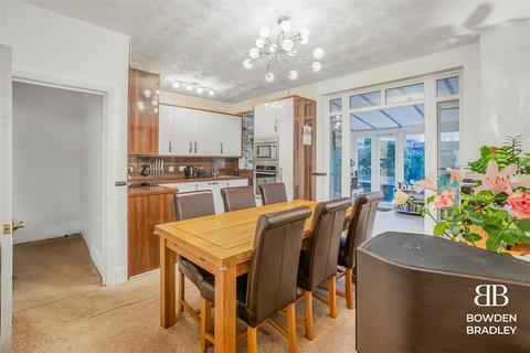 9 Inverness Drive, Ilford, IG6 3BW
