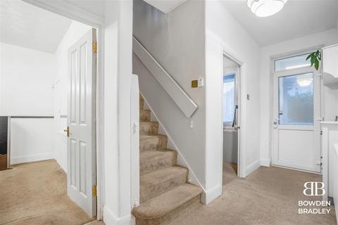 9 Inverness Drive, Ilford, IG6 3BW