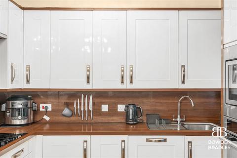 9 Inverness Drive, Ilford, IG6 3BW