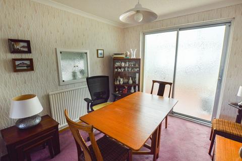 18 Braeside, Girdle Toll, Irvine, KA11 1BX
