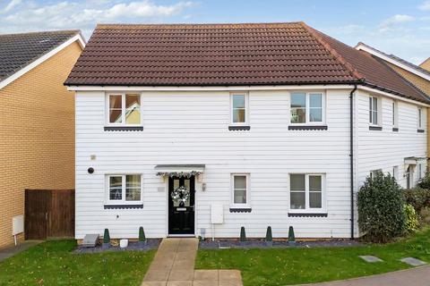 2 bedroom end of terrace house for sale, School Avenue, Basildon SS15