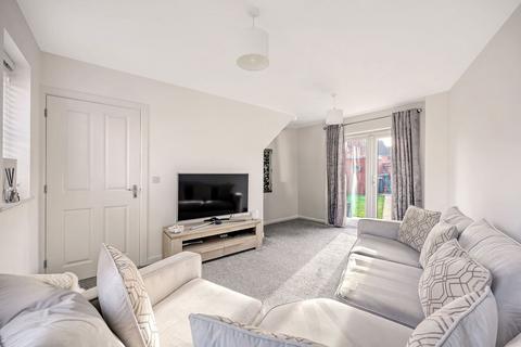 2 bedroom end of terrace house for sale, School Avenue, Basildon SS15