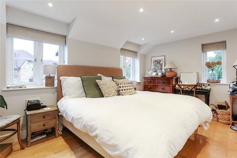 3 bedroom end of terrace house for sale, Tilford Street, Tilford, Farnham, Surrey, GU10