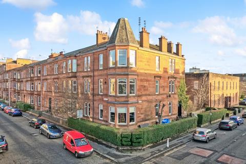 3 bedroom flat to rent, Ledard Road, Flat 2/2, Battlefield, Glasgow, G42 9QZ