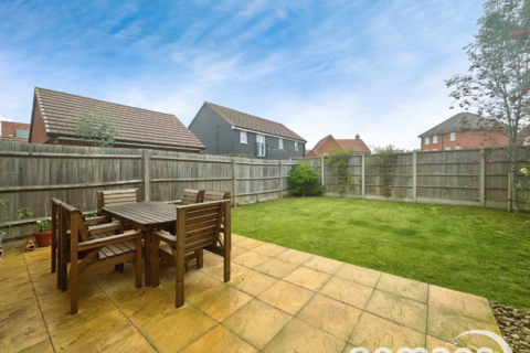 3 bedroom semi-detached house for sale, Munday Way, Basingstoke, Hampshire