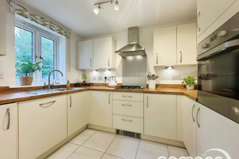 3 bedroom semi-detached house for sale, Munday Way, Basingstoke, Hampshire