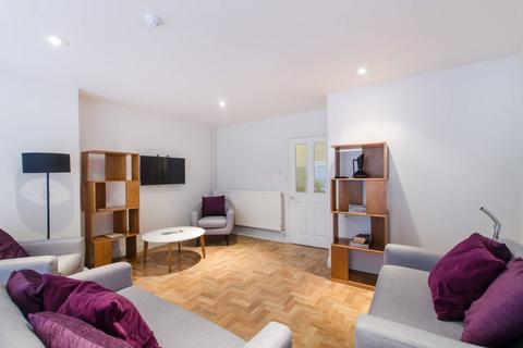 Studio to rent, Udall Street, Westminster, London, SW1P