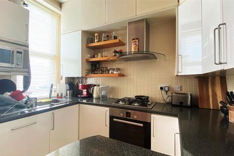 2 bedroom apartment to rent, Woodside Grove, Finchley, London, N12