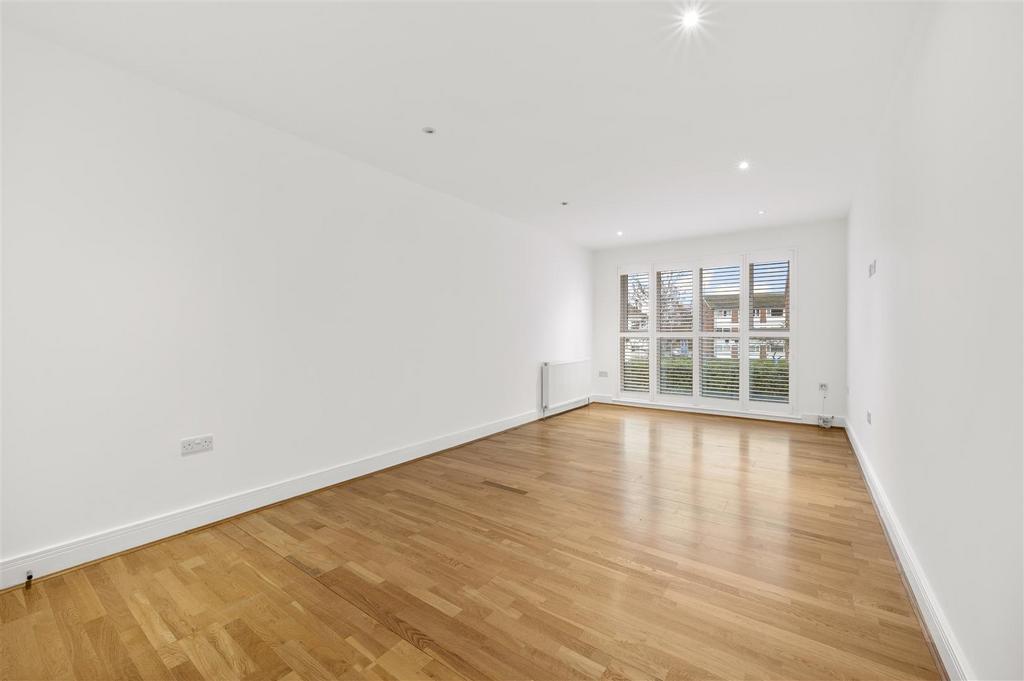 KINGSTON ROAD 122,7.jpg