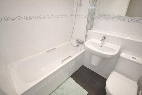 2 bedroom flat to rent, Hampton Heights, Western Esplande, Herne Bay, Kent, CT6 8JA