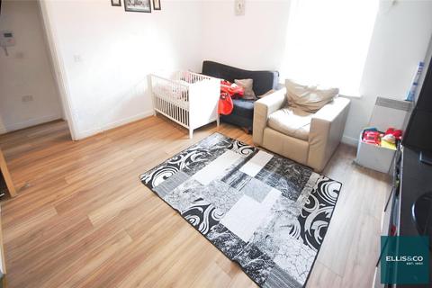 undefined, High Road, North Finchley, N12