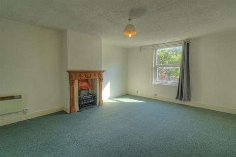 Studio to rent, Port Street, Evesham