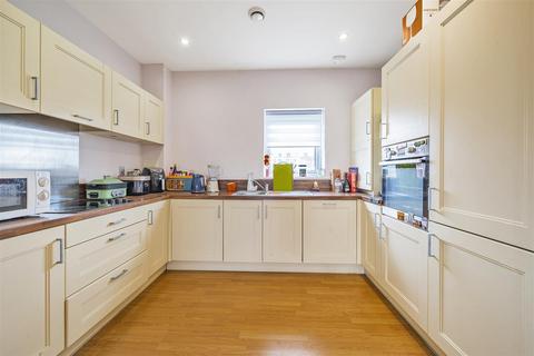 3 bedroom apartment for sale, Bournebrook Grove, Romford, RM7