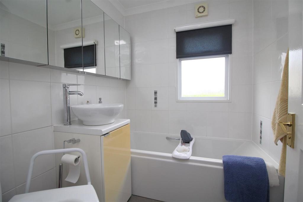 Bathroom.JPG