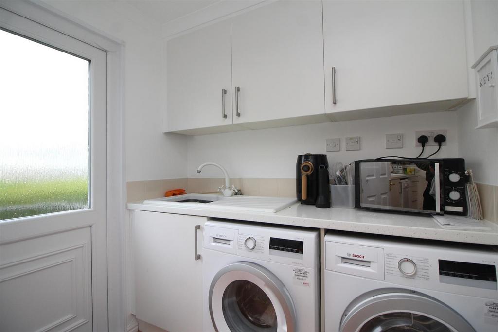 Utility room .JPG