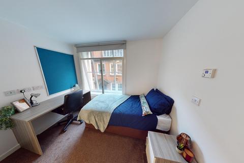 Studio to rent, Spaniel Row, Nottingham  NG1