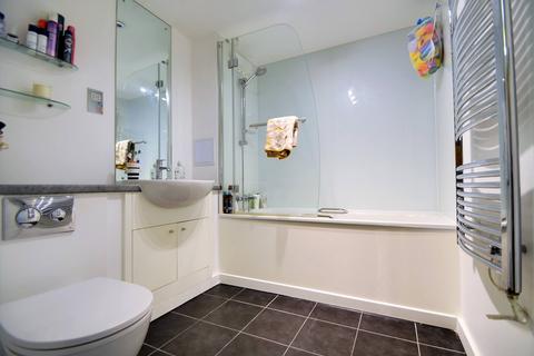 1 bedroom apartment for sale, at 44 Aquarelle House, 259 City Road, London EC1V