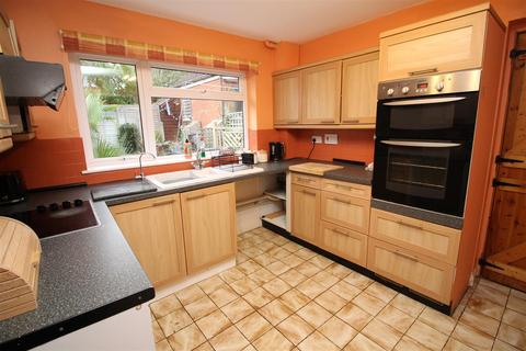 4 bedroom semi-detached house to rent, Orford