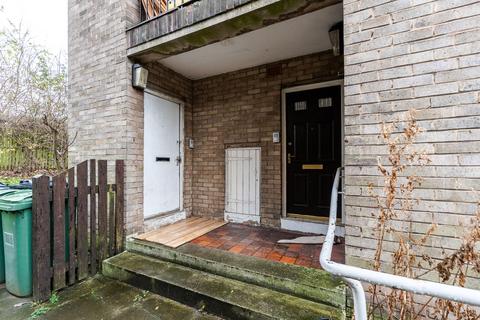 1 bedroom ground floor flat for sale, Conway Crescent, Batley, WF17