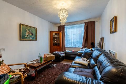 1 bedroom ground floor flat for sale, Conway Crescent, Batley, WF17