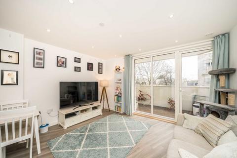 1 bedroom flat for sale, Avenue Road, London W3