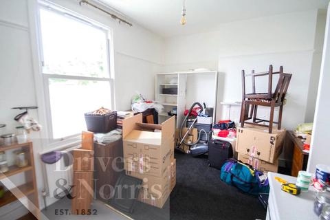 Studio to rent, Alexandra Grove, Finchley, London, N12