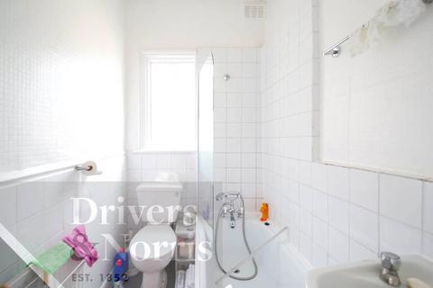 Studio to rent, Alexandra Grove, Finchley, London, N12