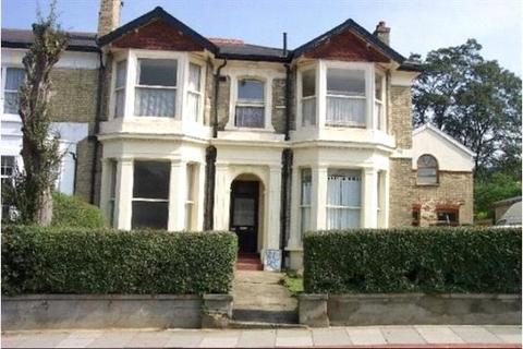 Studio to rent, Alexandra Grove, Finchley, London, N12