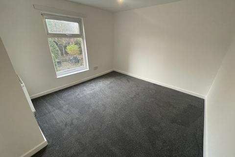 4 bedroom end of terrace house to rent, Mill Street, Crewe, CW2