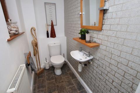 4 bedroom detached house for sale, Elm Gardens, Skelmanthorpe