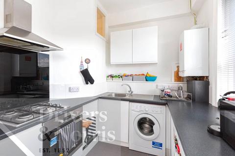 2 bedroom apartment to rent, Alexandra Grove, Finchley, London, N12