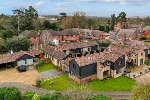 4 bedroom barn conversion for sale, Manor Farm Barns, Church Road, Westoning, MK45