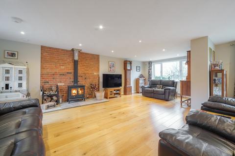 4 bedroom barn conversion for sale, Manor Farm Barns, Church Road, Westoning, MK45