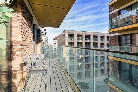 2 bedroom apartment for sale, John Cabot House, Royal Wharf, London, E16