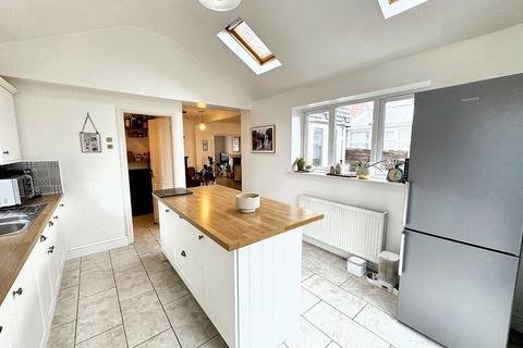 3 bedroom semi-detached house for sale, Oak Lane, Whitefield, M45