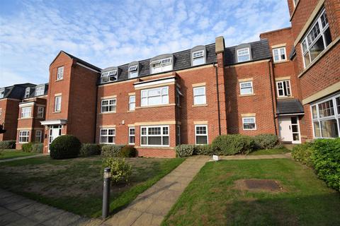 2 bedroom apartment to rent, Kings Road, Woking GU21