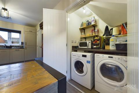 9 Ivinson Way, Bramshall, Uttoxeter, ST14 5BF