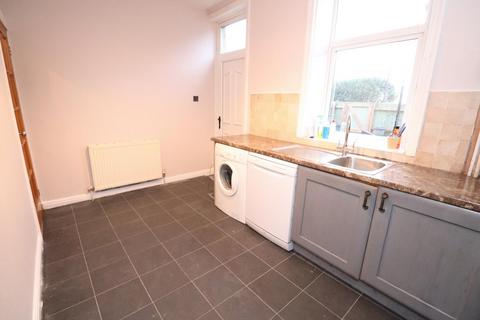 3 bedroom end of terrace house to rent, Oakroyd Mount, Stanningley, Pudsey, West Yorkshire, UK, LS28