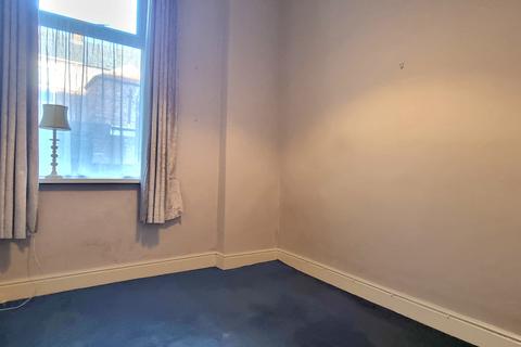 2 bedroom flat to rent, Claremont South Avenue, Gateshead NE8