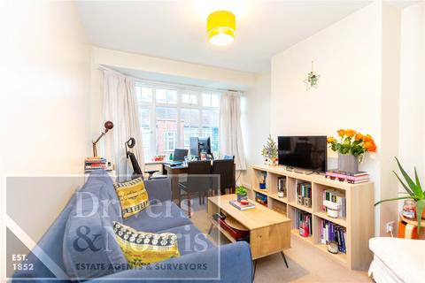 2 bedroom apartment to rent, Torrington Court, North Finchley, London, N12