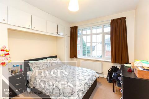 2 bedroom apartment to rent, Torrington Court, North Finchley, London, N12