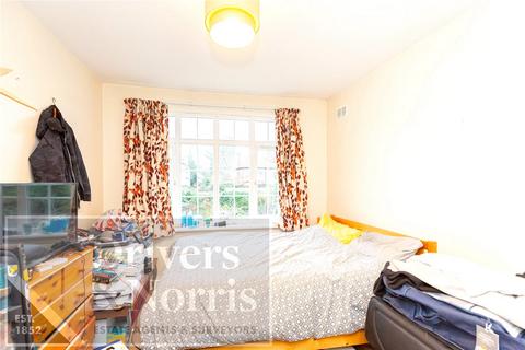 2 bedroom apartment to rent, Torrington Court, North Finchley, London, N12