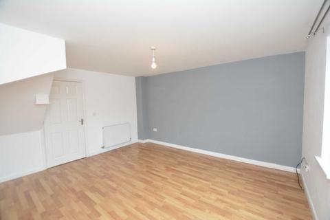 3 bedroom townhouse to rent, Kent Walk, Northampton NN5