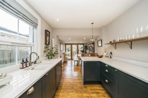 4 bedroom terraced house for sale, Buchan Road, London SE15