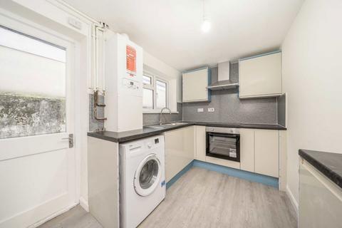 4 bedroom house to rent, Exning Road, London E16